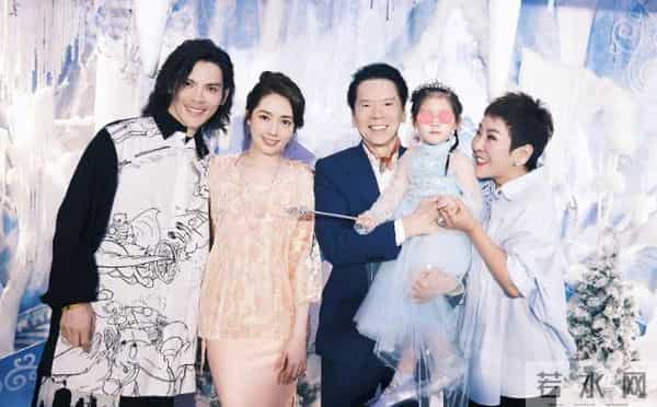 钱再多有什么用?和向佐两地分居的郭碧婷,给所有豪门夫妻提了醒