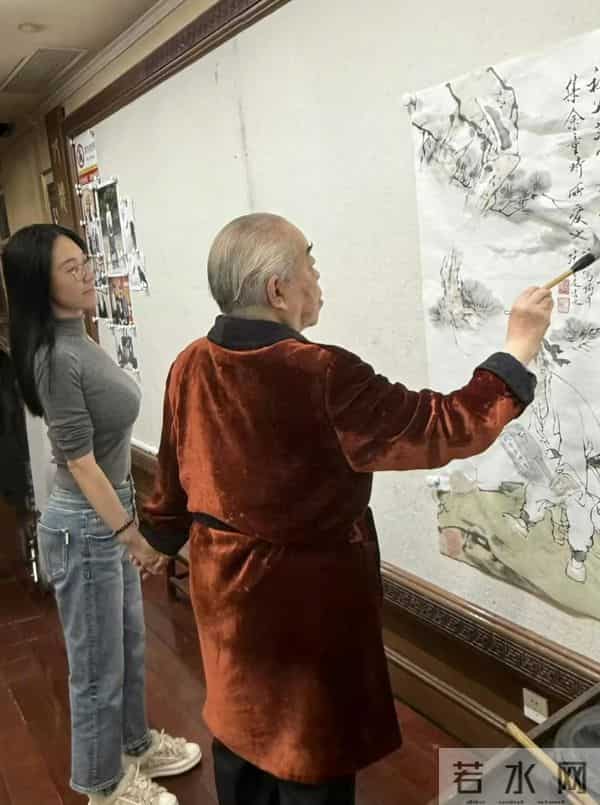 范曾发文官宣得子引热议！与徐萌近照曝光，女方当妈后身材更好了