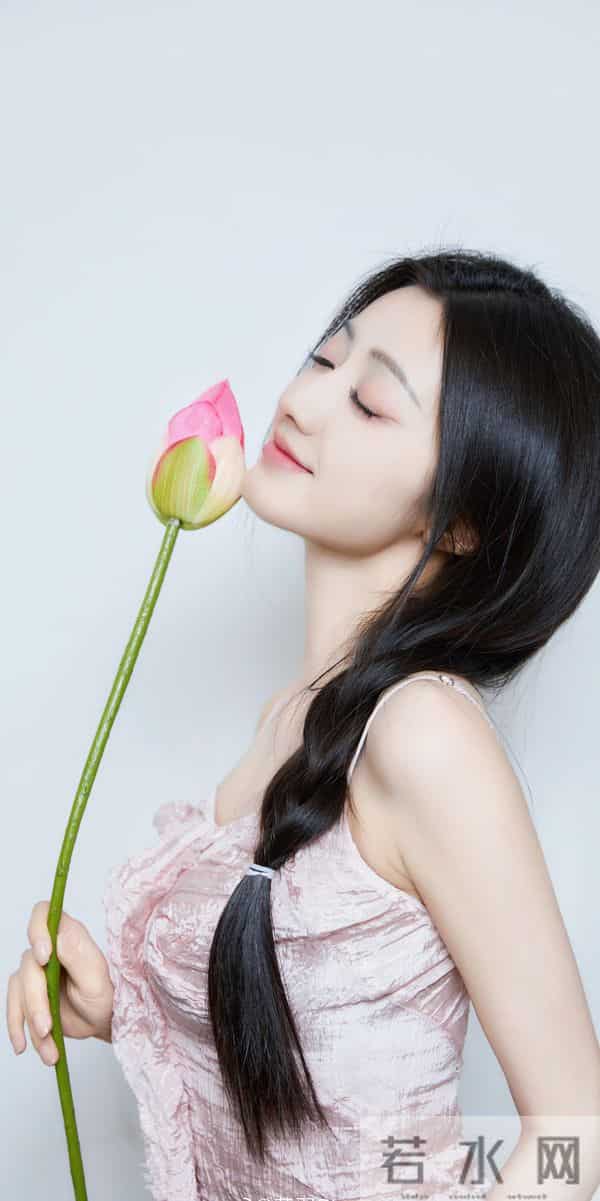 写真图集第634期：黄羿｜小荷才露尖尖角