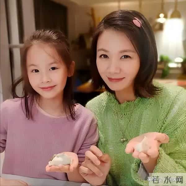 陈思诚爱惨了她，王凯迷恋着她，41岁成单亲妈妈却活成了人生赢家