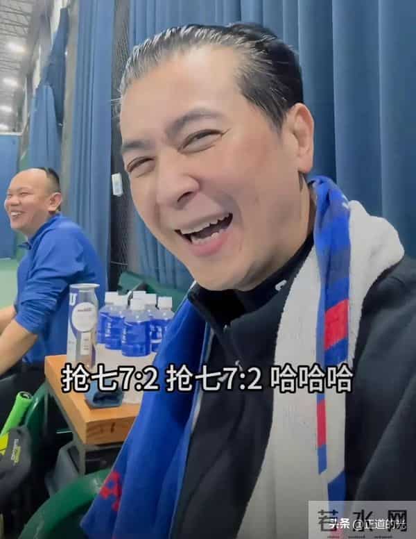 保剑锋喊黄慧颐那谁谁 称她不高级 编辑8次文案 装不在意开心打网球