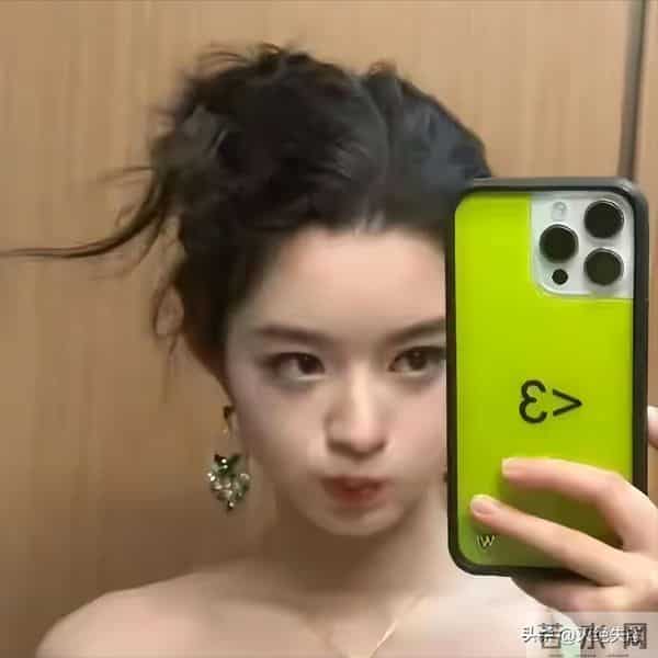 鹿晗也没想到,关晓彤仅凭这个一举动,就实现了口碑暴跌!