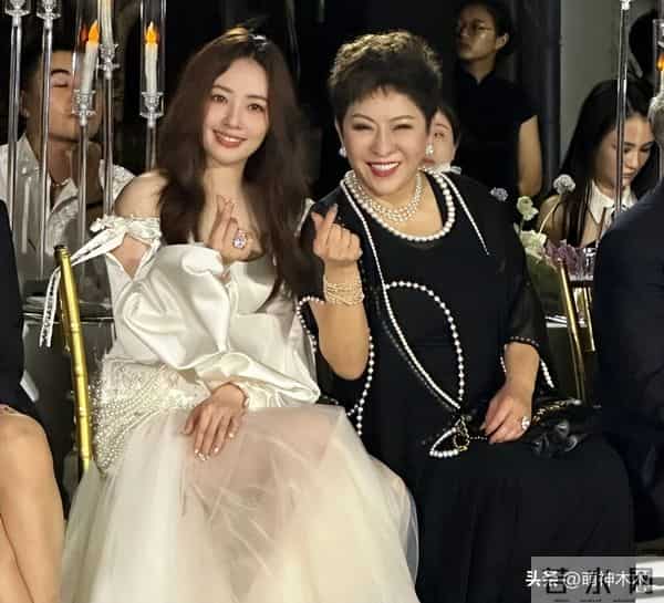 郭碧婷自曝和向佐两地分居，靠孩子联络感情，婆婆向太给钱大手笔