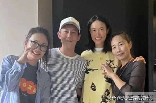 陈冠希陪老婆回河南老家探亲，打扮朴素老气，秦舒培素颜皮肤真好