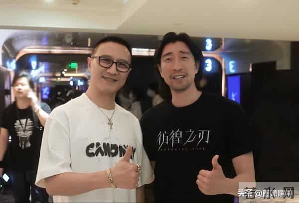 不合影不知道，一合影全露馅！原来这些明星都是潜藏的“小土豆”