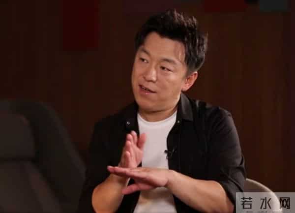 黄渤没说错，53岁未婚，为尽孝定居青岛的谭凯，已走上另一条大道