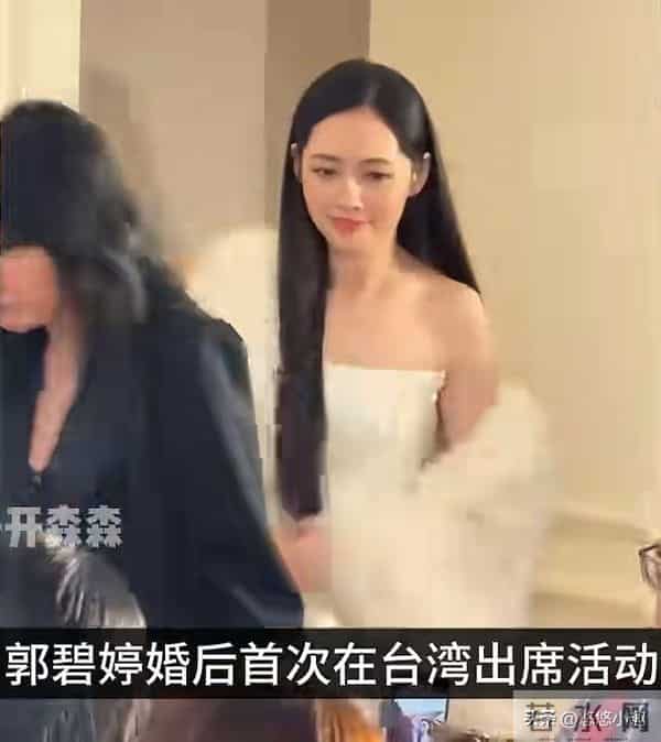 时隔9年,41岁郭碧婷再台露面,首谈婆媳关系,和向佐长期分居!