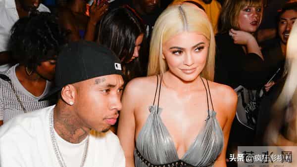 打破分手传言,甜茶高调秀恩爱,好莱坞名媛凯莉詹娜终于得手