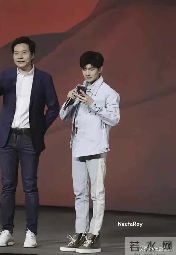 不合影不知道，一合影全露馅！原来这些明星都是潜藏的“小土豆”