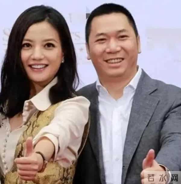 面相又变了！49岁赵薇近况曝光，又老又瘦没架子，却再无回头路走