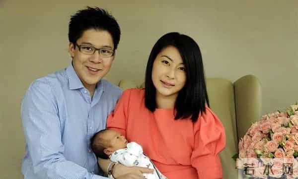 霍启刚连任,让大家刮目相看,郭晶晶眼光真不错