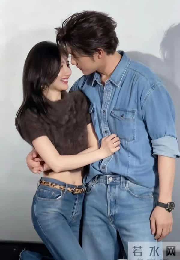 毛晓彤牛仔裤性感写真