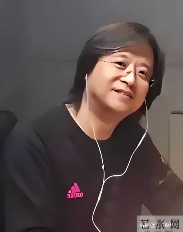 她“抛弃”前夫再嫁百亿富豪，从央视辞职8年，今56岁跨行当演员