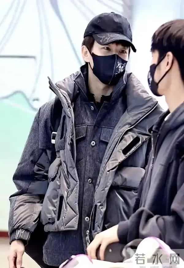 机场偶遇林高远，奢华装扮超30万，笑容迷人宛如行走的衣架