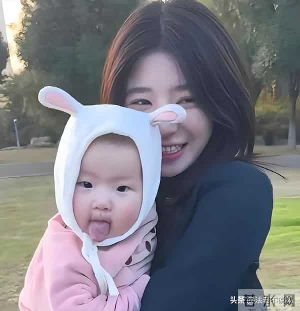 狐狸尾巴藏不住,黄一鸣自曝大四实习期怀孕,撕下王思聪的"体面"