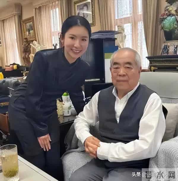 范曾露面回应，37岁徐萌近期产下独子，与54岁女儿断绝关系