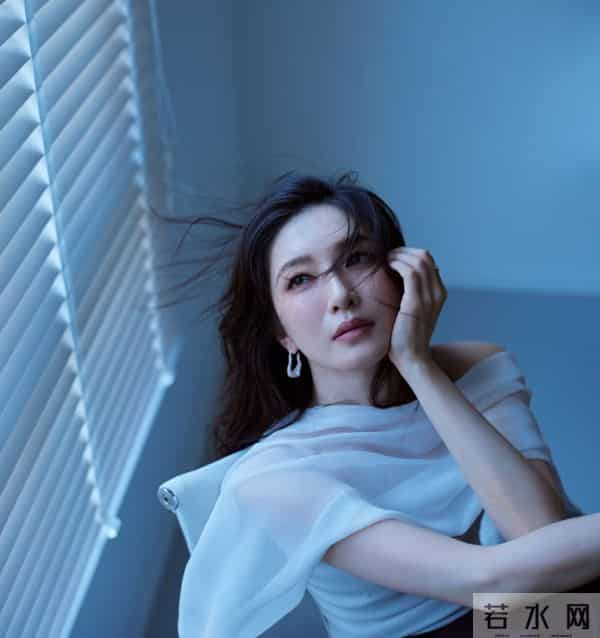 江疏影光脚美照，清冷美丽！