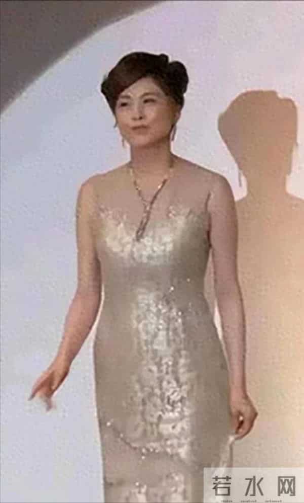 53岁藤原纪香近照曝光，长相不如方媛，但身材更饱满圆润一些