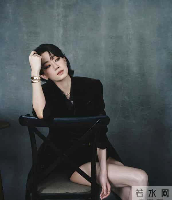 张小斐大长腿细高跟,身材健美!