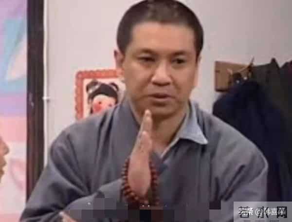 63岁周小斌突然暴瘦,形象大变认不出,四十岁结婚,妻女未露过面