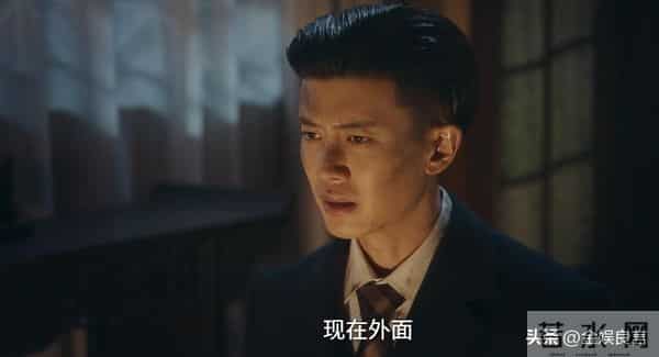 任嘉伦新剧上线就翻车,全程皱眉一星二星满屏飘,男配反倒成亮点