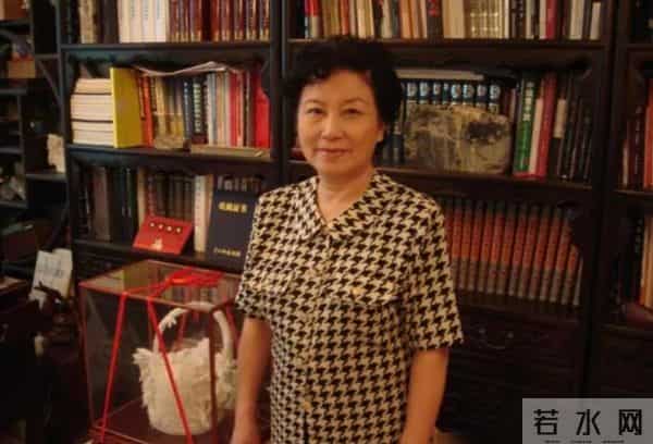 原来她是范曾发妻!如今87岁前夫再添一子,她早已走上康庄大道