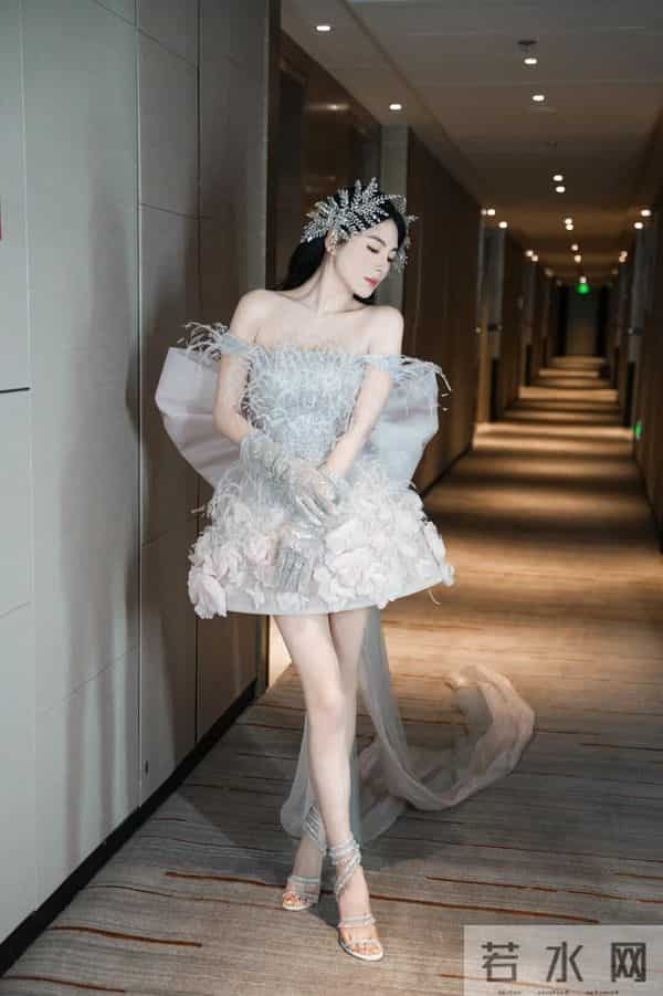 从御姐到甜媚切换自如,美丽从来没有标准答案张雨绮