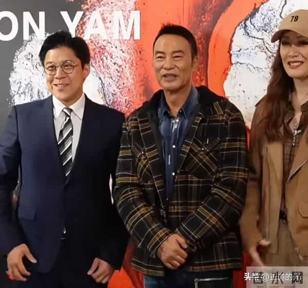 70岁任达华当着老婆的面 和60岁邵美琪亲嘴靠肩膀 霍启刚也到场支持