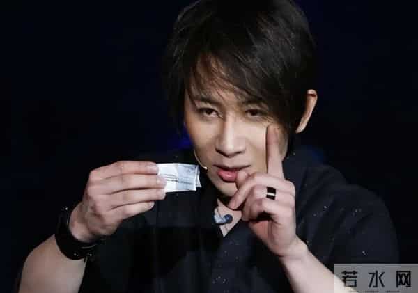 49岁刘谦，抗癌一年瘦到脱相