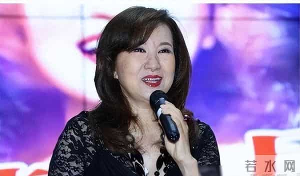 事业巅峰远赴美国，被老外“玩腻”后晚年回国，后来变成了这样！