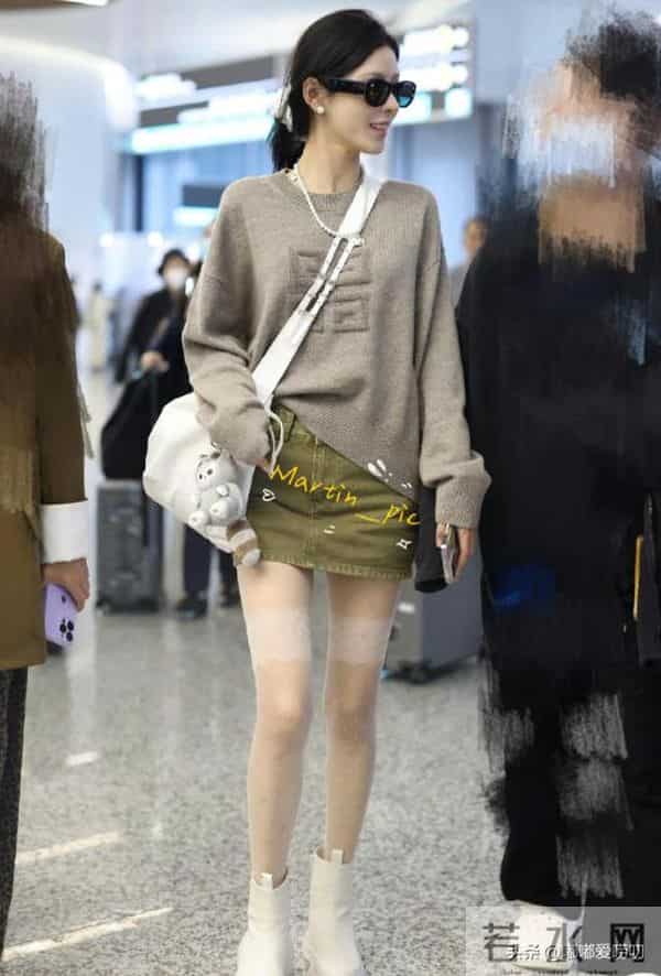 张予曦机场路透,肉丝美腿十分吸睛,这不妥妥的福利吗!