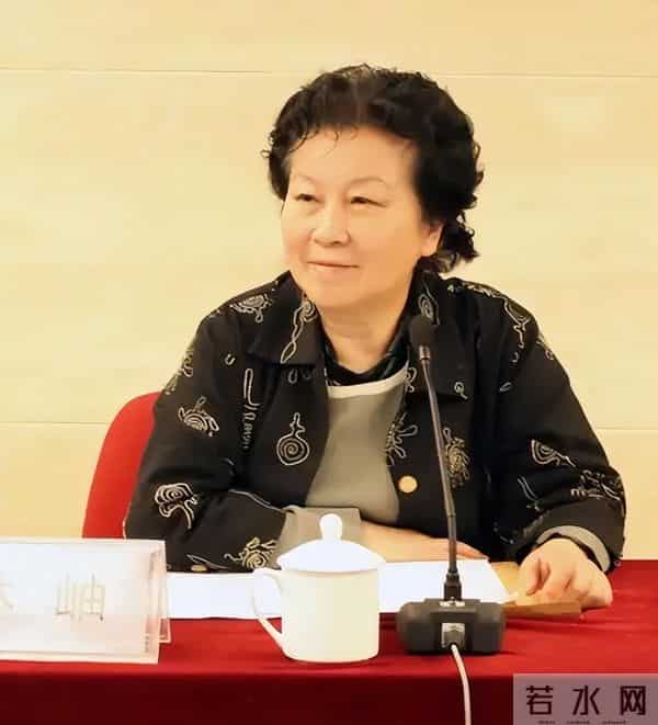 原来她是范曾发妻!如今87岁前夫再添一子,她早已走上康庄大道