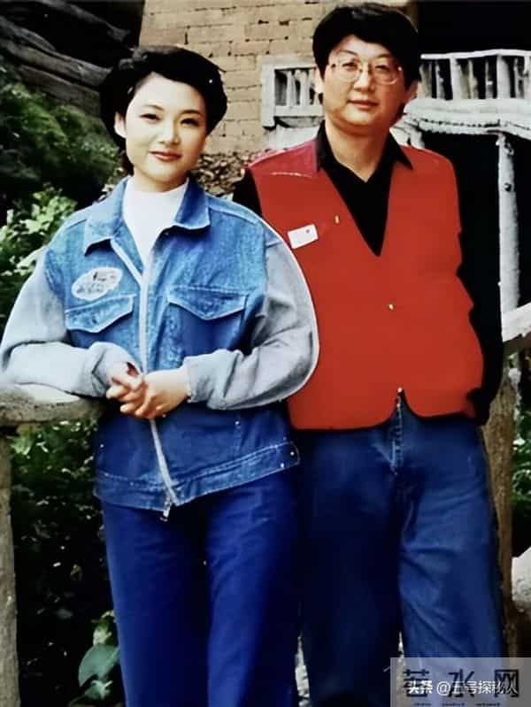 她“抛弃”前夫再嫁百亿富豪，从央视辞职8年，今56岁跨行当演员