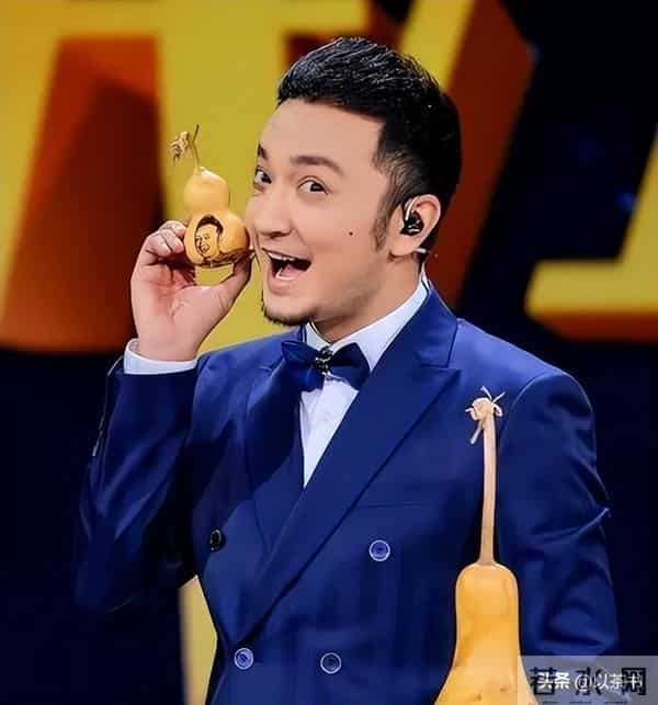 祝贺!42岁尼格买提高调迎喜讯,央媒亲自发文,看来撒贝宁说对了