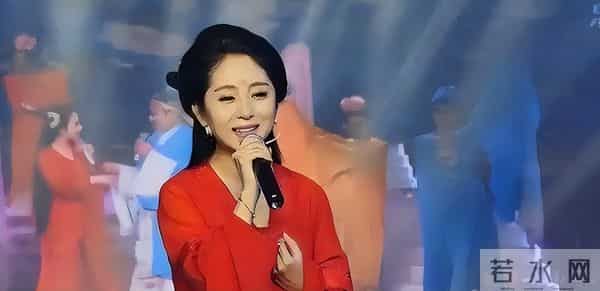 她靠星光大道一炮而红,却因当小三前途尽毁,今39岁活成这样