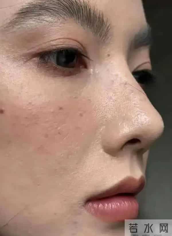 张柏芝素颜高清照!虽然皮肤不太好,但这长的也太立体了吧