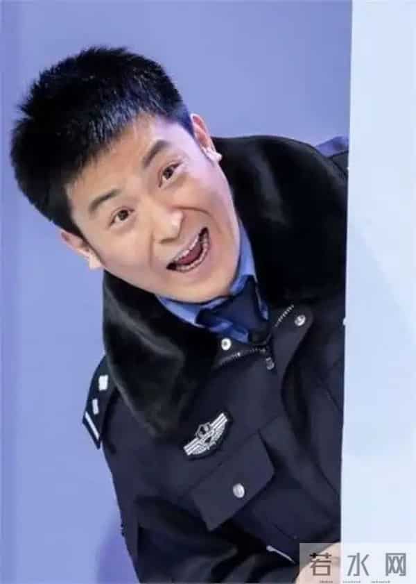 明着吃软饭?多次上春晚竟然全是老婆的功劳,结婚多年被拿捏死