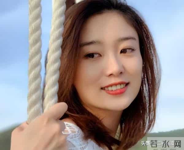 原来我们误会李七月了,央视对她另有重用 连龙洋和康辉都刮目相看