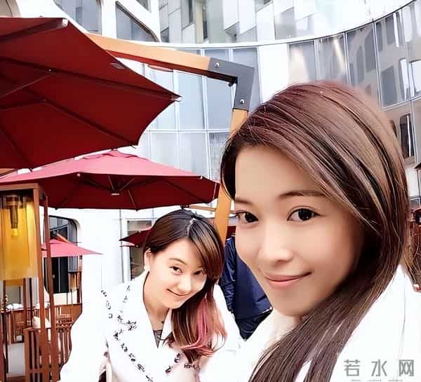 她曾是上海台主持人,如今在仓库打包卖水果,单身带儿子独自生活