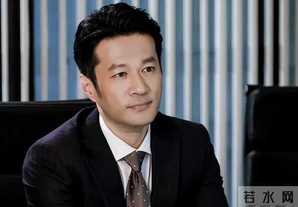 黄渤没说错，53岁未婚，为尽孝定居青岛的谭凯，已走上另一条大道