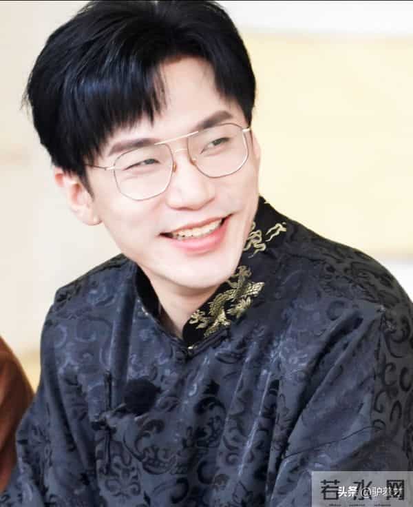 43岁王鸥没想到,低调生下的2岁女儿,如今竟让自己“口碑暴增”