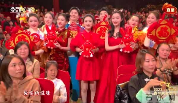 26年央视春晚官宣!8字主题、主标识网友怒赞:今年春晚有点东西