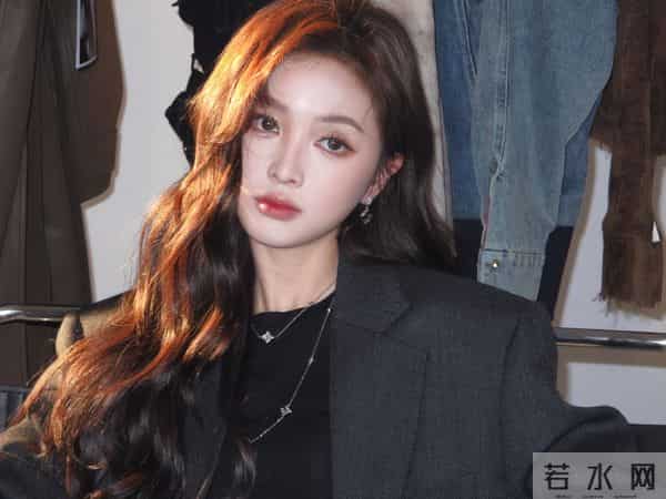 女星吴宣仪宣布取消行程图，称不喜欢说教，不喜欢怨气太重，在合适的时机支持相见