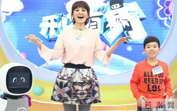 她在中央电视台主持15年,竟是临时员工?辞职后又获高薪聘请