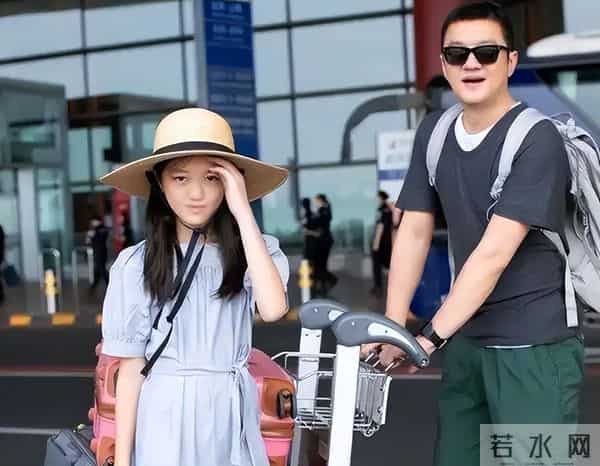 同父不同命!都是李亚鹏的基因,三岁夏夏跟李嫣的生活天壤之别