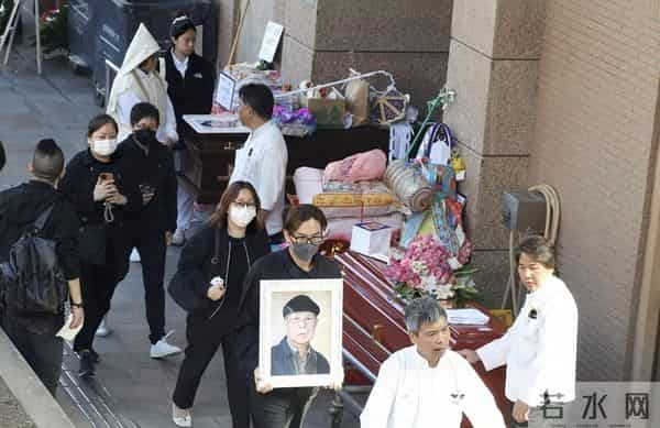 突发!TVB知名男星马国明父亲离世,未公开死讯已低调出殡火化