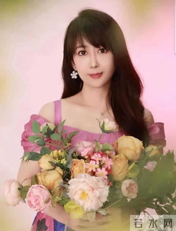 孟庭苇现状:风韵犹存容颜不改,56岁单身潇洒,儿子18岁长得超帅