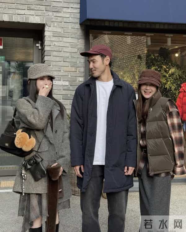 阮经天首尔街头现身，素颜憔悴模样，购物时竟被弟弟抢镜