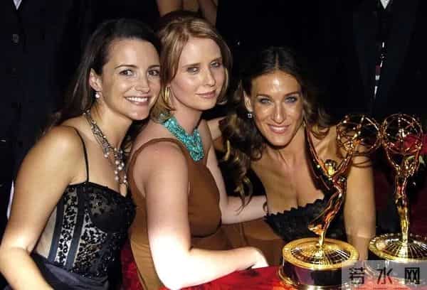 我们最爱的她69岁四婚嫁小14岁帅哥,活得爽全因这句顶级信条