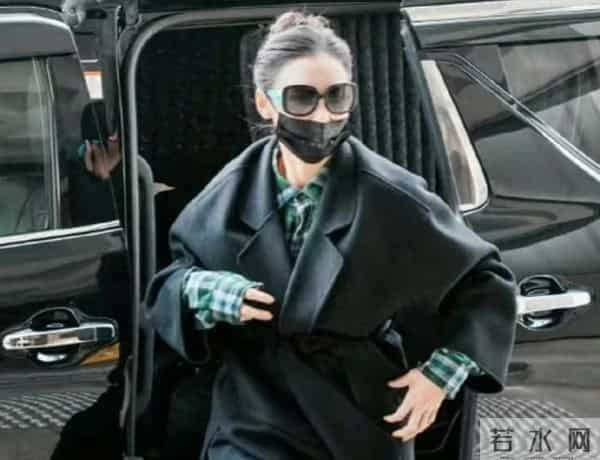 张柏芝出庭照神图来了，五官立体又精致，皮肤白到发光